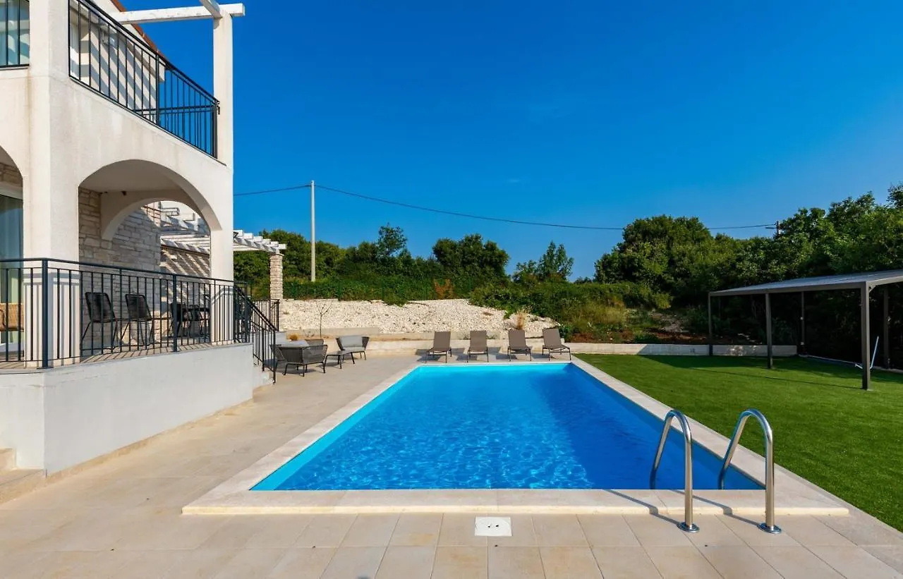 Diminici Villas