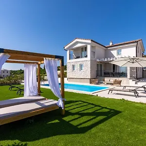 Diminici Villas Villa